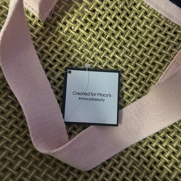 Macys small swim/beach bag - Picture 3 of 7